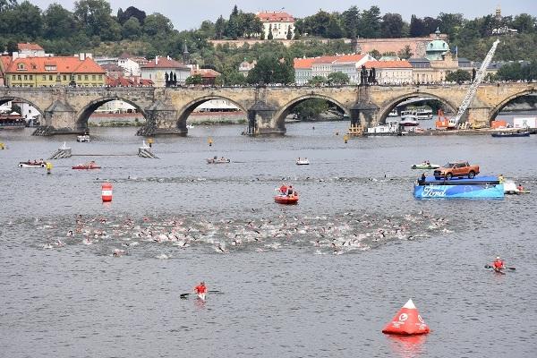 FORD CHALLENGE PRAGUE 2019 | Swimming Open Water Swimming CHALLENGE PRAGUE 2019, Open Water Swimming Prague, Czech Triathlon Photo, Challenge Prague Triathlon PHOTOS, www.swim.by, CHALLENGE PRAGUE FOTO, Open Water Swimming PHOTO, CHALLENGE PRAGUE TRIATHLON SWIMMING PHOTOS, Swim.by