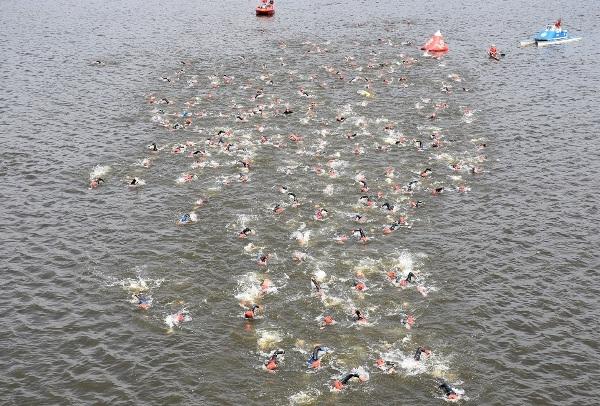 FORD CHALLENGE PRAGUE 2019 | Swimming Open Water Swimming CHALLENGE PRAGUE 2019, Open Water Swimming Prague, Czech Triathlon Photo, Challenge Prague Triathlon PHOTOS, www.swim.by, CHALLENGE PRAGUE FOTO, Open Water Swimming PHOTO, CHALLENGE PRAGUE TRIATHLON SWIMMING PHOTOS, Swim.by
