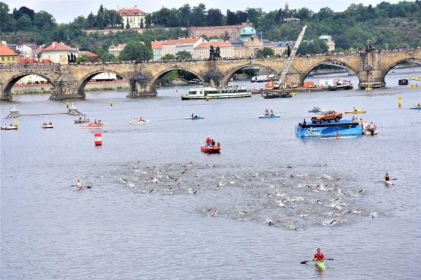 FORD CHALLENGE PRAGUE 2019 | Swimming Open Water Swimming CHALLENGE PRAGUE 2019, Open Water Swimming Prague, Czech Triathlon Photo, Challenge Prague Triathlon PHOTOS, www.swim.by, CHALLENGE PRAGUE FOTO, Open Water Swimming PHOTO, CHALLENGE PRAGUE TRIATHLON SWIMMING PHOTOS, Swim.by