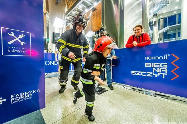 RONDO 1 Run Up – Towerrunning European Championships 2020 RONDO 1 Run Up, RONDO 1 Run Up Warsaw, Bieg Na Szczyt Rondo 1, www.running.by, Stair Climbing Running, Towerrunning European Championships 2020, Running.by