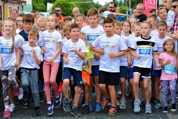 Suwałki Kids & Junior Run 2019 Suwałki Kids Junior Run 2019, Suwałki Bieg FOTO, RESO Suwałki Bieg Zdjęcia, www.running.by, Suwałki Bieg Photo, Suwalki Running FOTO, Suwałki Kids Run Foto Zdjęcia, Suwalki Junior Run Foto Zdjęcia, Swim.by