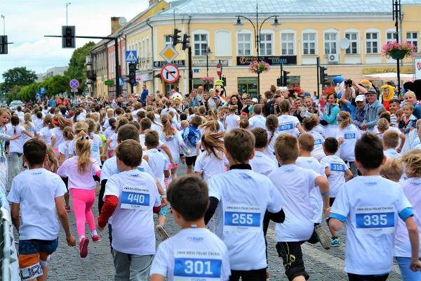 Suwałki Kids & Junior Run 2019 Suwałki Kids Junior Run 2019, Suwałki Bieg FOTO, RESO Suwałki Bieg Zdjęcia, www.running.by, Suwałki Bieg Photo, Suwalki Running FOTO, Suwałki Kids Run Foto Zdjęcia, Suwalki Junior Run Foto Zdjęcia, Swim.by