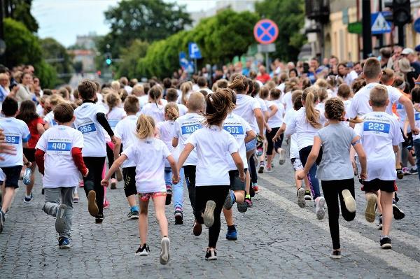 Suwałki Kids & Junior Run 2019 Suwałki Kids Junior Run 2019, Suwałki Bieg FOTO, RESO Suwałki Bieg Zdjęcia, www.running.by, Suwałki Bieg Photo, Suwalki Running FOTO, Suwałki Kids Run Foto Zdjęcia, Suwalki Junior Run Foto Zdjęcia, Swim.by