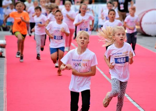 Suwałki Kids & Junior Run 2019 Suwałki Kids Junior Run 2019, Suwałki Bieg FOTO, RESO Suwałki Bieg Zdjęcia, www.running.by, Suwałki Bieg Photo, Suwalki Running FOTO, Suwałki Kids Run Foto Zdjęcia, Suwalki Junior Run Foto Zdjęcia, Swim.by