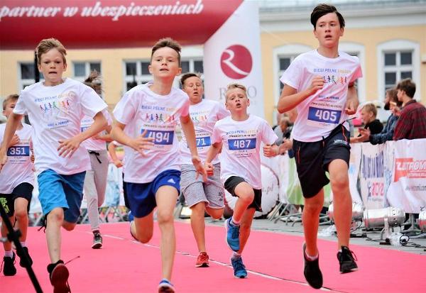Suwałki Kids & Junior Run 2019 Suwałki Kids Junior Run 2019, Suwałki Bieg FOTO, RESO Suwałki Bieg Zdjęcia, www.running.by, Suwałki Bieg Photo, Suwalki Running FOTO, Suwałki Kids Run Foto Zdjęcia, Suwalki Junior Run Foto Zdjęcia, Swim.by