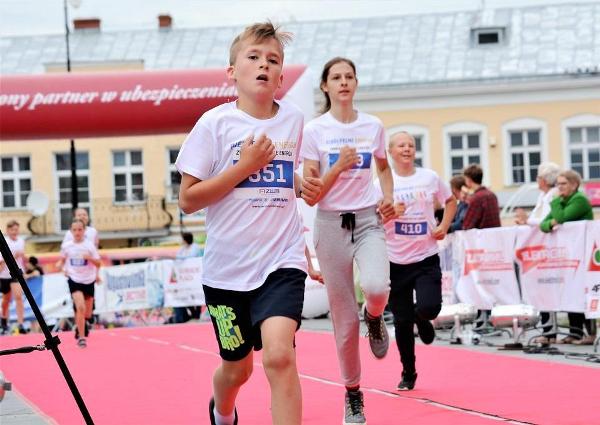Suwałki Kids & Junior Run 2019 Suwałki Kids Junior Run 2019, Suwałki Bieg FOTO, RESO Suwałki Bieg Zdjęcia, www.running.by, Suwałki Bieg Photo, Suwalki Running FOTO, Suwałki Kids Run Foto Zdjęcia, Suwalki Junior Run Foto Zdjęcia, Swim.by