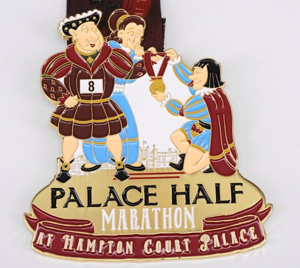 Hampton Court Palace Half Marathon, London Half Marathon Medal, www.swim.by, Hampton Court Palace, Palace Half Medal, Palace Half Marathon Medal, Andrzej Waszkewicz UK Running